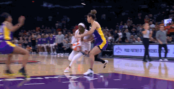 WNBA季前赛：火花客场逆转水星 李月汝登场贡献5篮板